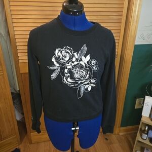 Abercrombie & Fitch Black and White Long Sleeve Sweatshirt